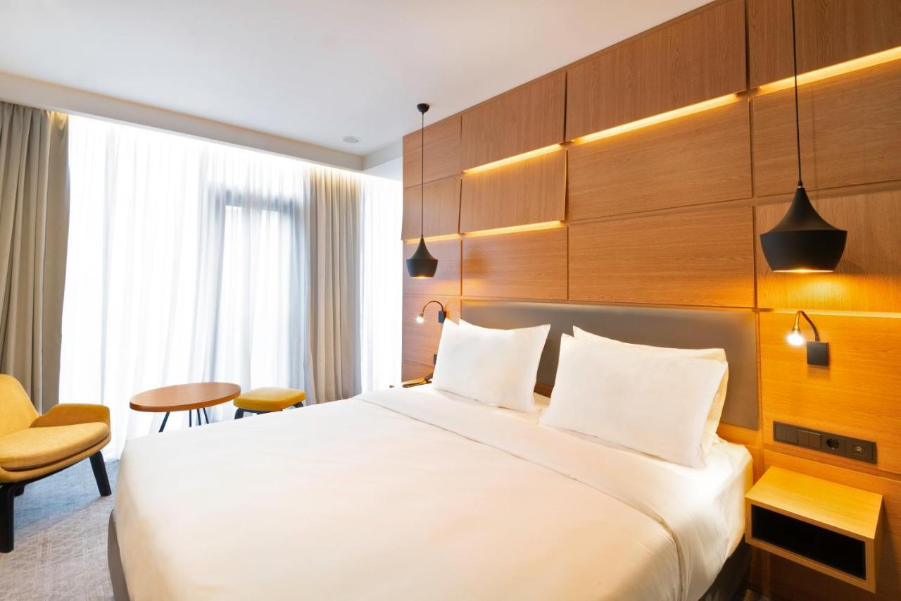 Holiday Inn Yerevan - Republic Square By Ihg Exteriör bild