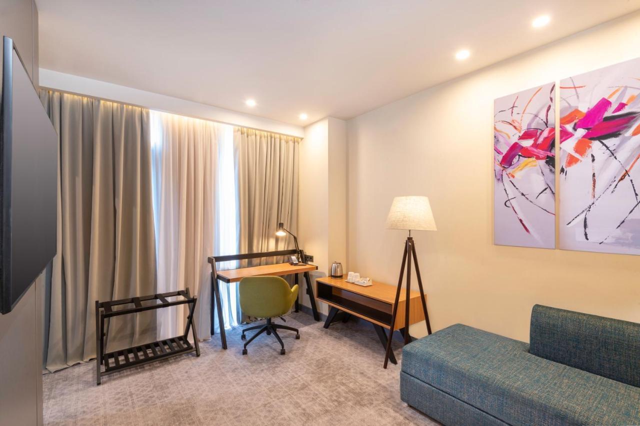 Holiday Inn Yerevan - Republic Square By Ihg Exteriör bild