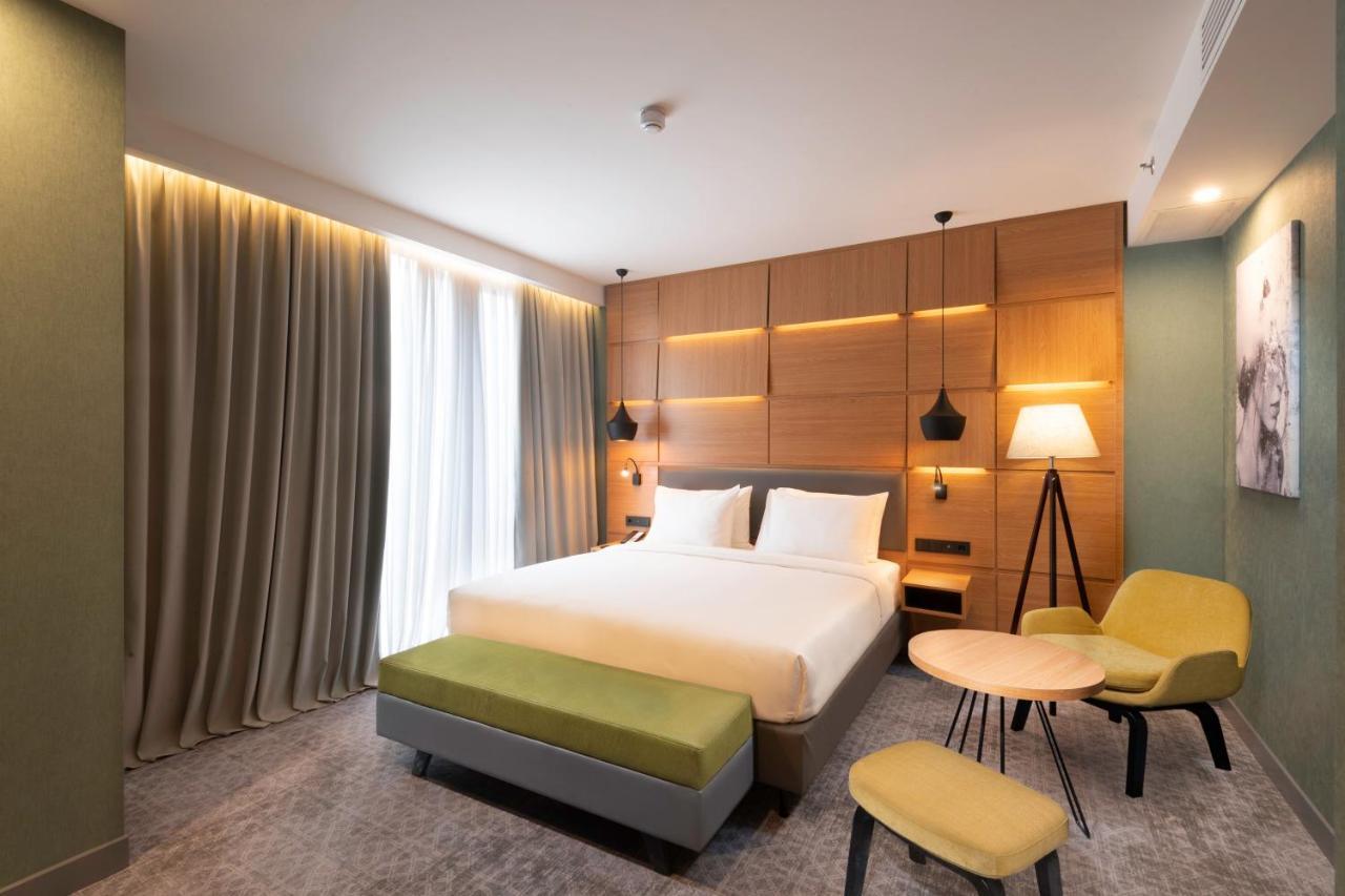 Holiday Inn Yerevan - Republic Square By Ihg Exteriör bild