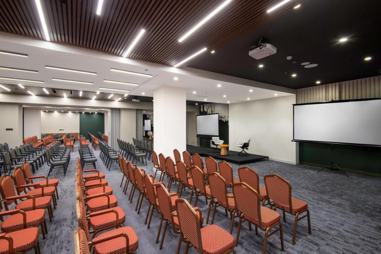 Holiday Inn Yerevan - Republic Square By Ihg Exteriör bild
