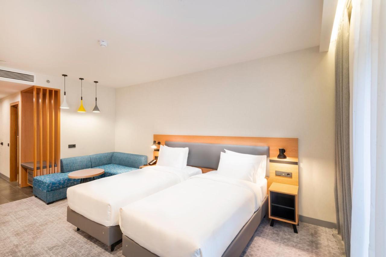 Holiday Inn Yerevan - Republic Square By Ihg Exteriör bild
