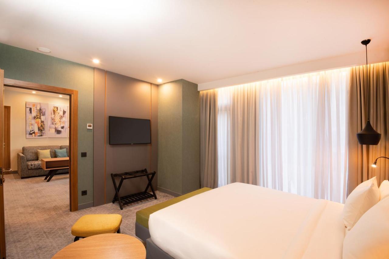 Holiday Inn Yerevan - Republic Square By Ihg Exteriör bild