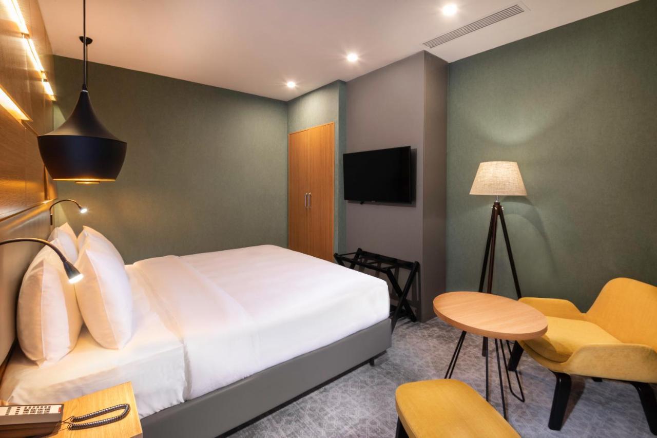 Holiday Inn Yerevan - Republic Square By Ihg Exteriör bild