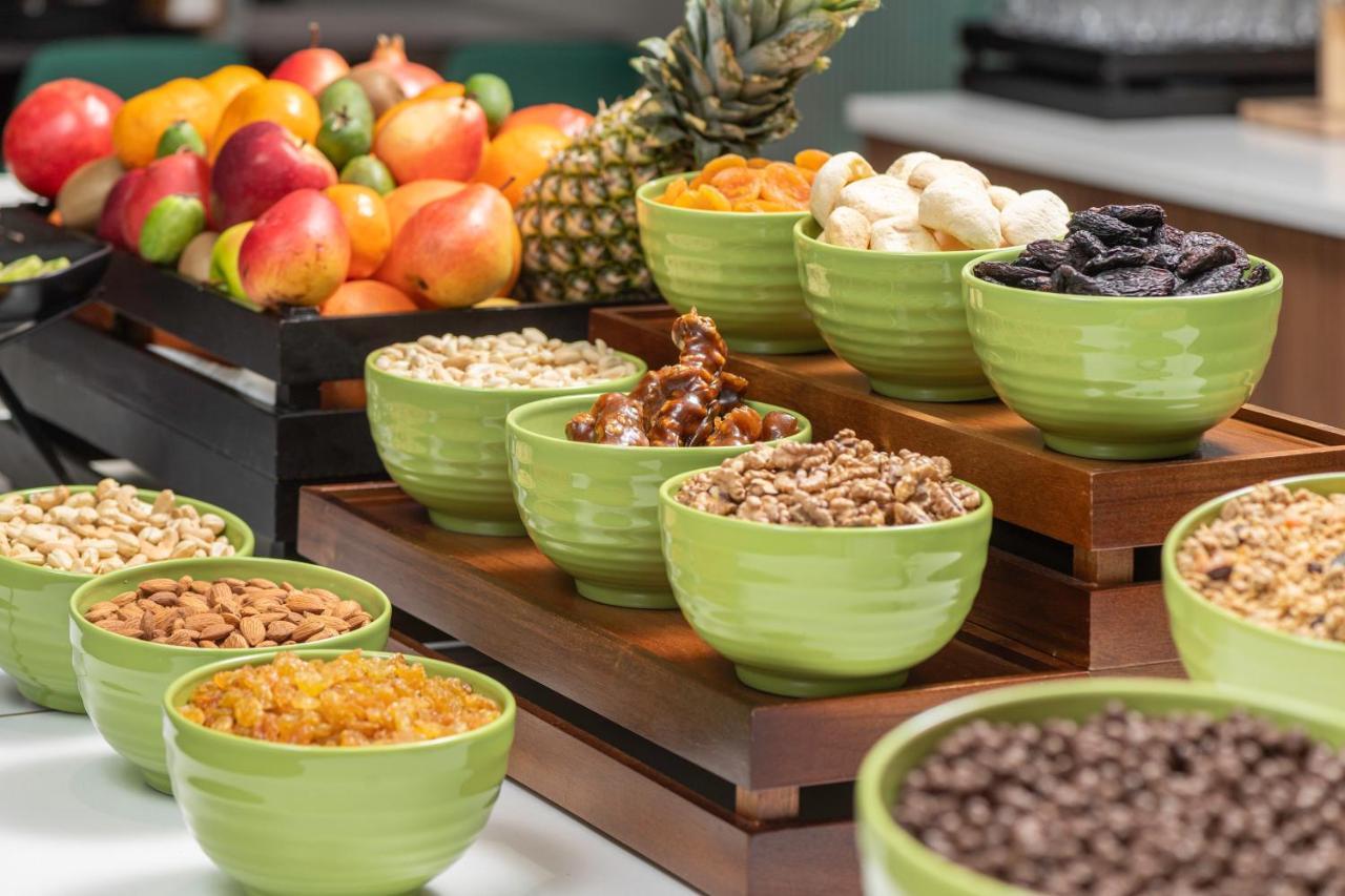 Holiday Inn Yerevan - Republic Square By Ihg Exteriör bild