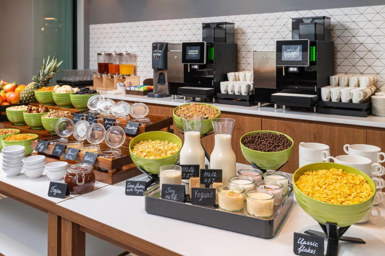 Holiday Inn Yerevan - Republic Square By Ihg Exteriör bild