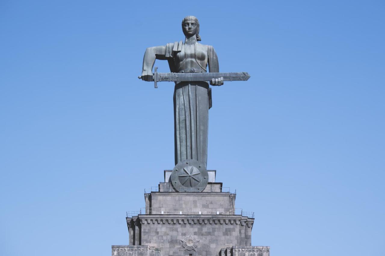 Holiday Inn Yerevan - Republic Square By Ihg Exteriör bild