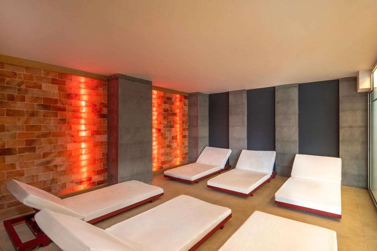 Holiday Inn Yerevan - Republic Square By Ihg Exteriör bild