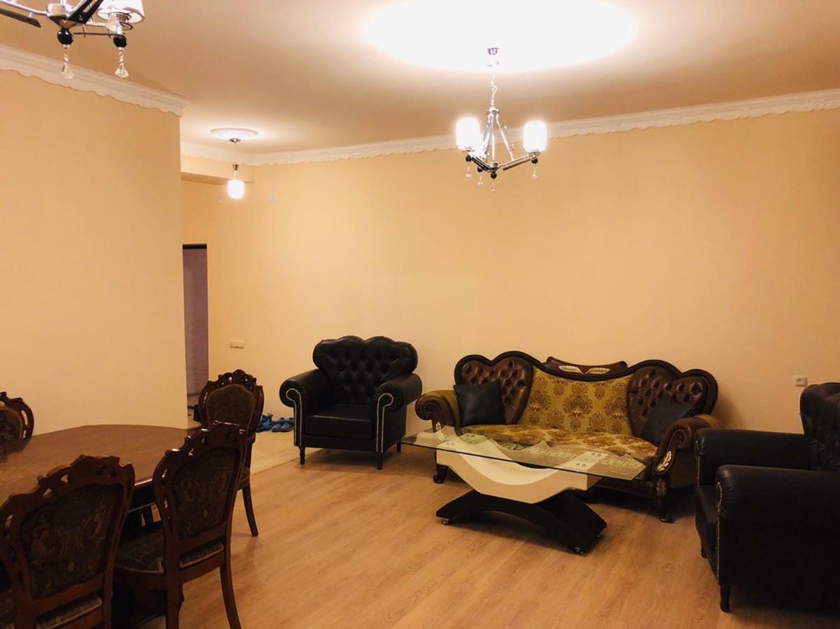 Holiday Inn Yerevan - Republic Square By Ihg Exteriör bild