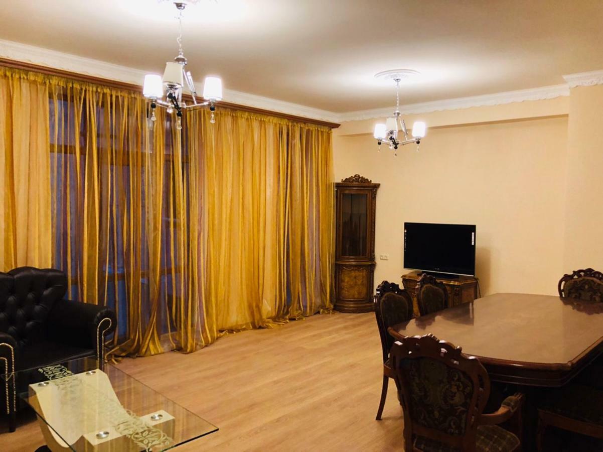 Holiday Inn Yerevan - Republic Square By Ihg Exteriör bild